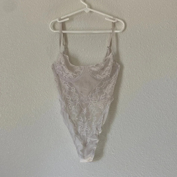 Sexy White lace lingerie see-through mesh thong - Picture 1 of 9